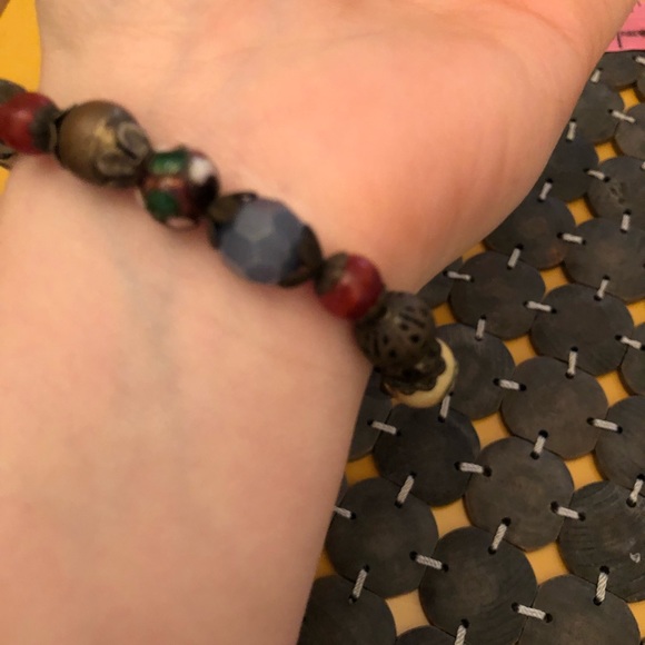 Accessorize 💙 Beaded Bracelet - Picture 4 of 8